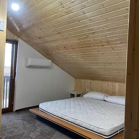 Casa Stefy ホームステイ ヴァマ・ヴェケ