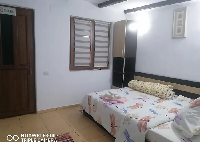 Casa Stefy ホームステイ ヴァマ・ヴェケ